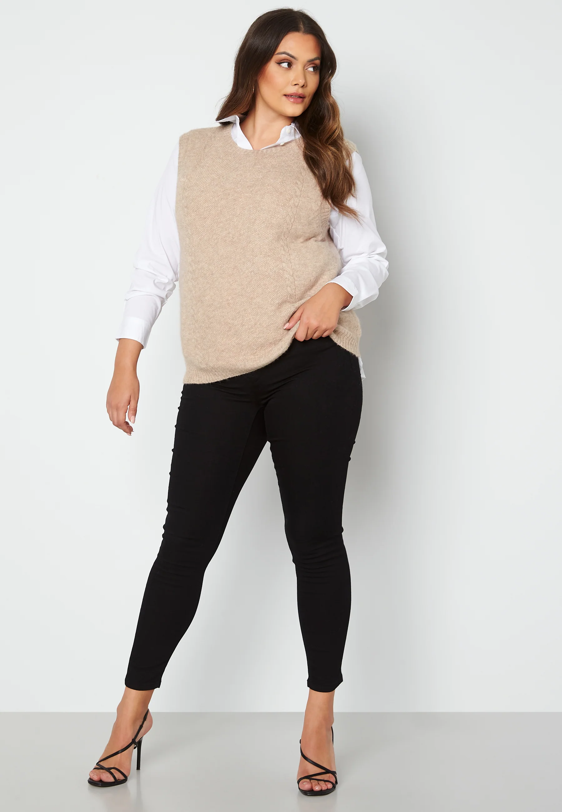 Abbi Life S/L Vest Knit - Image 2