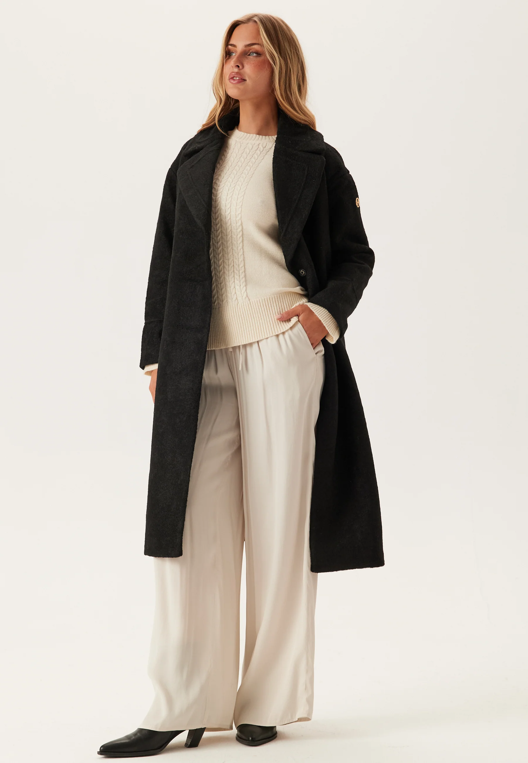 Alicia - Image 3