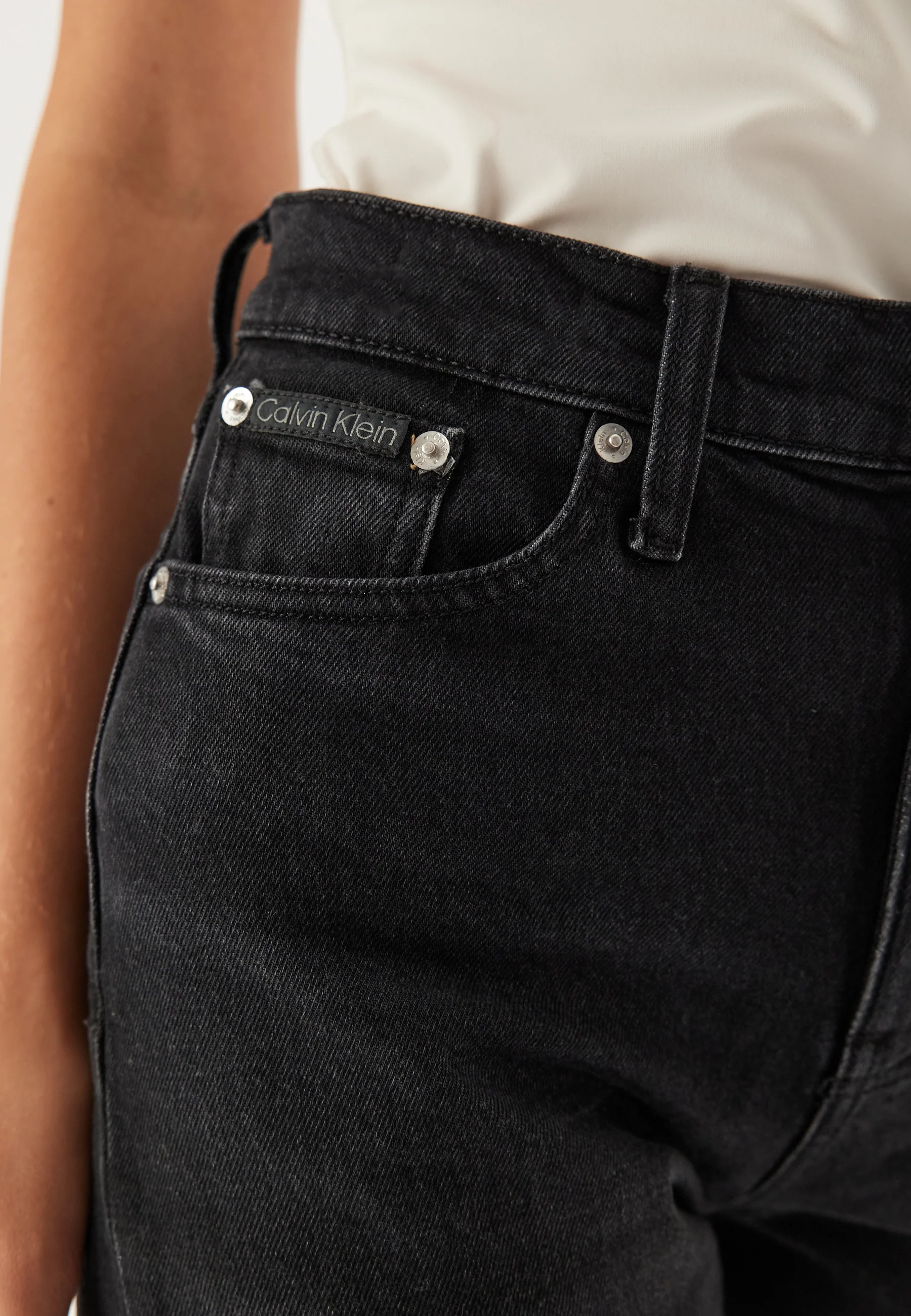 Authentic Slim Straight - Image 2