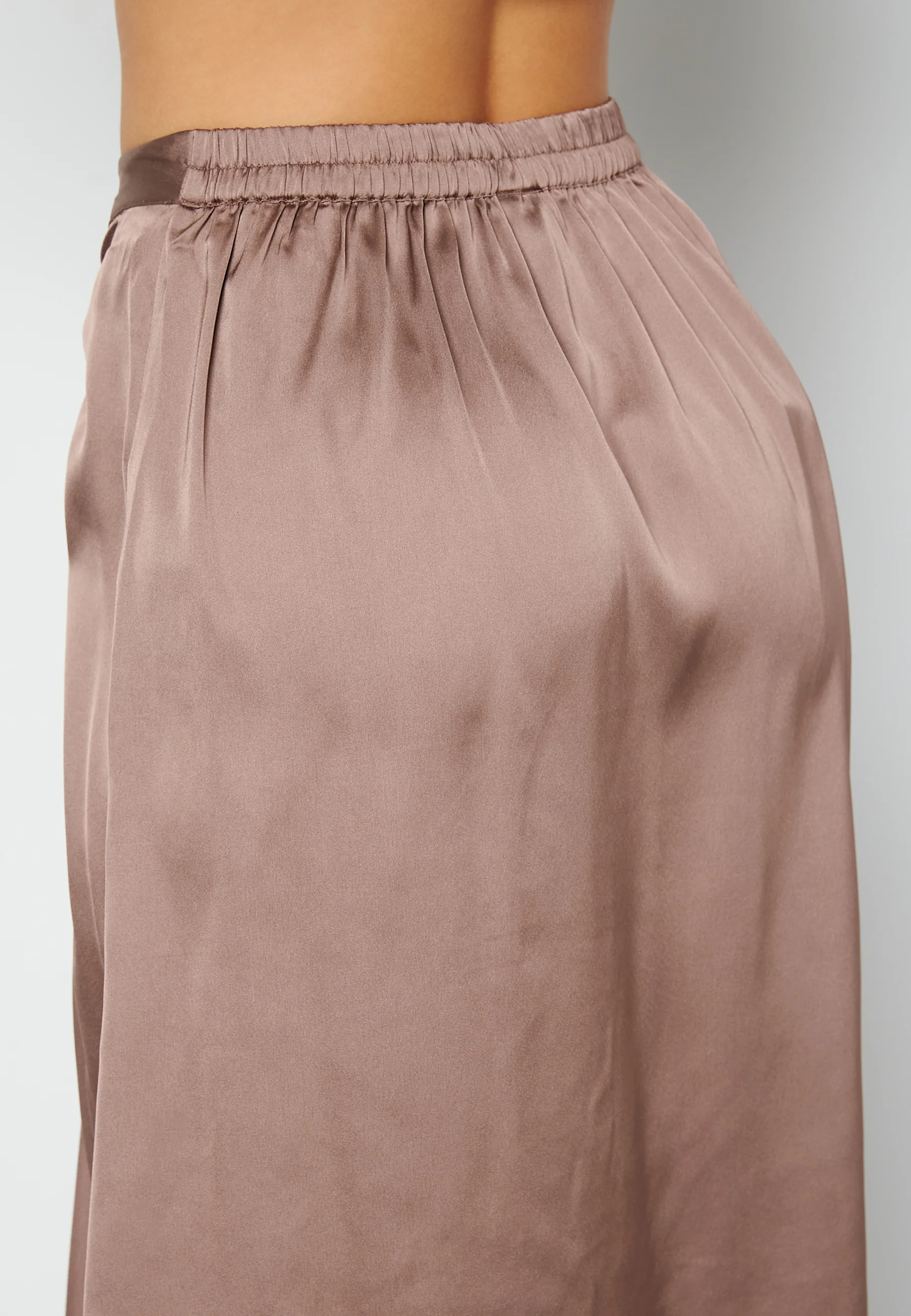 Cristy H/W Rouching Slit Skirt - Image 4