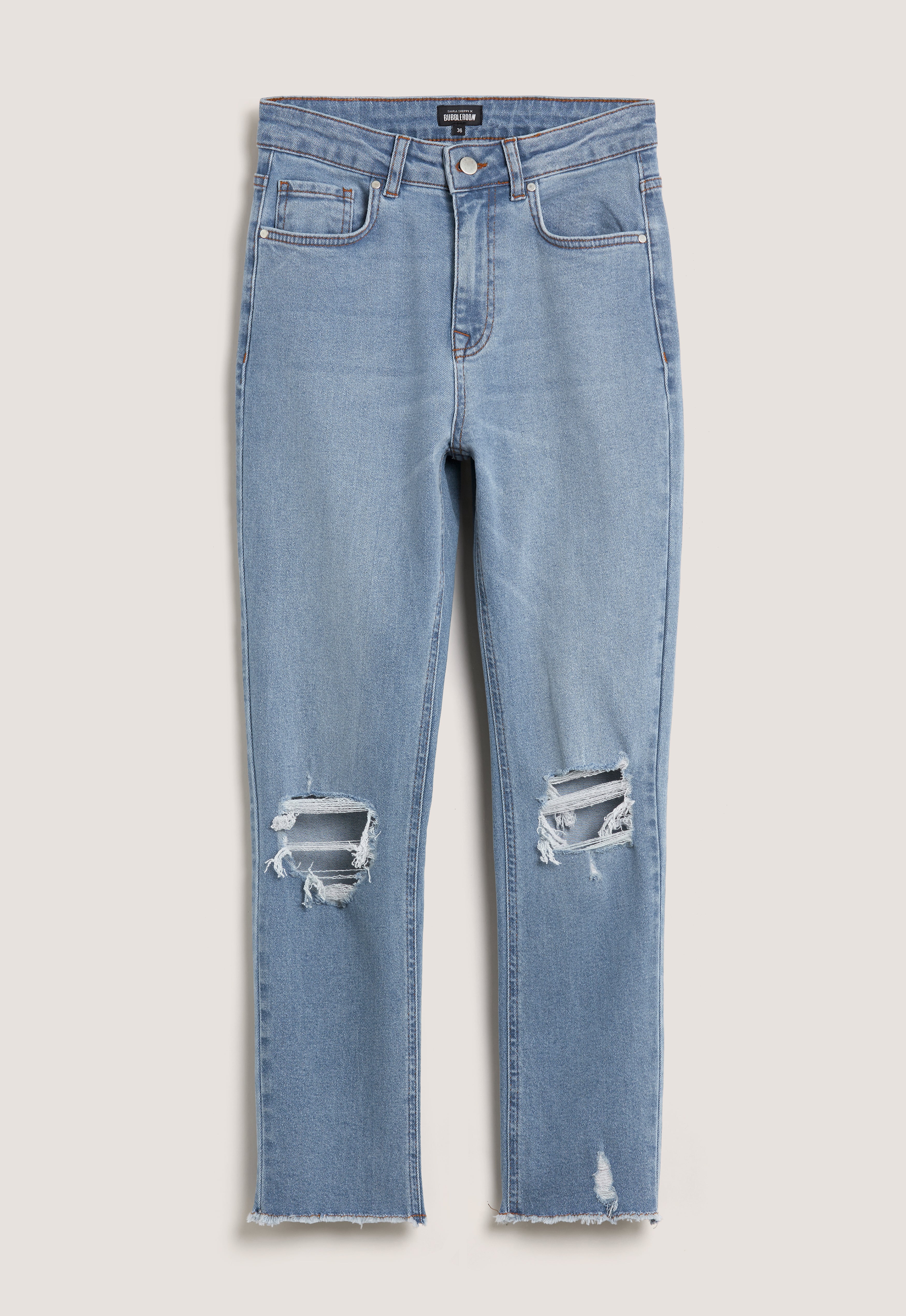 Distressed Jeans - Image 4
