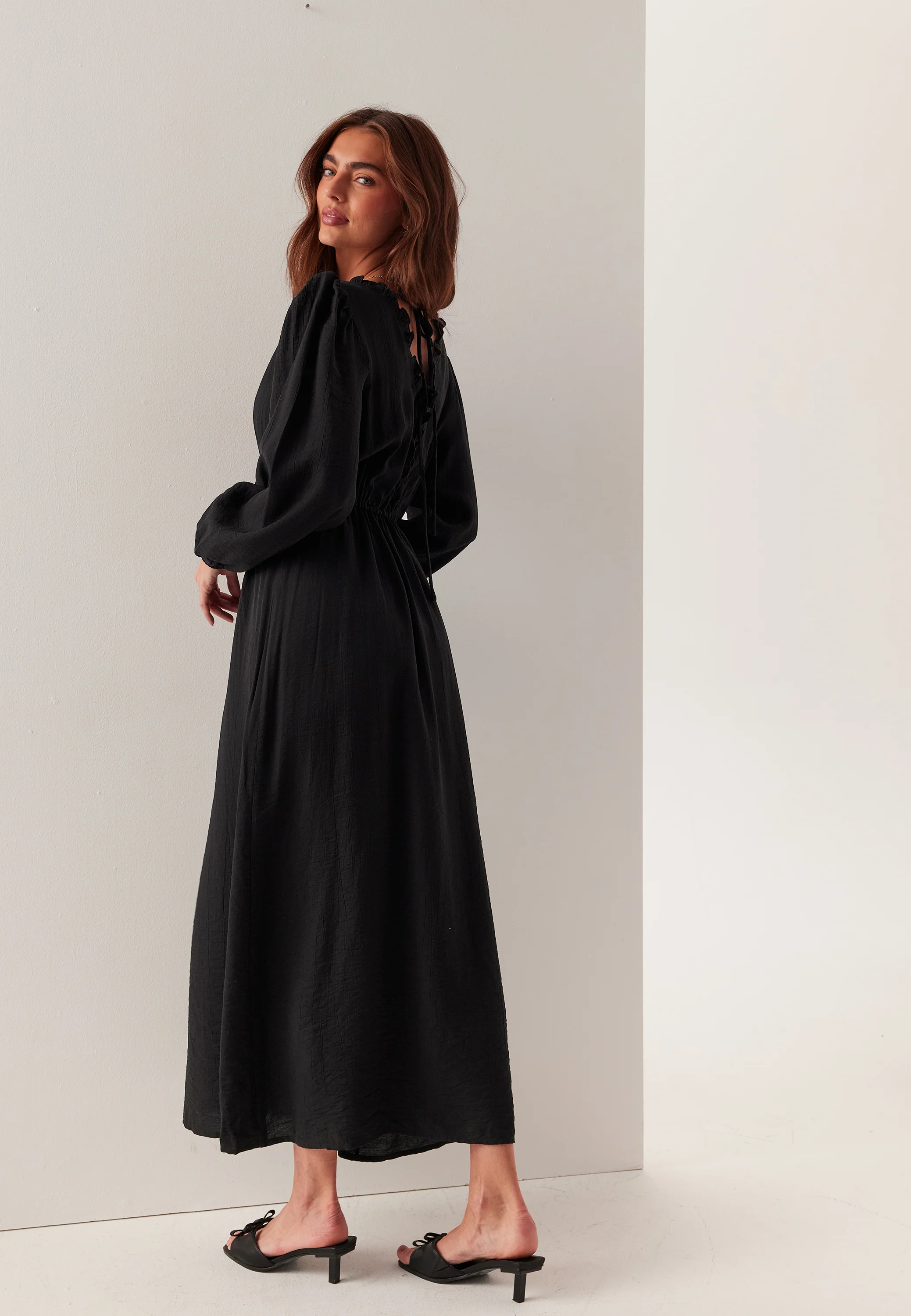 Flowy Maxi Dress - Image 3