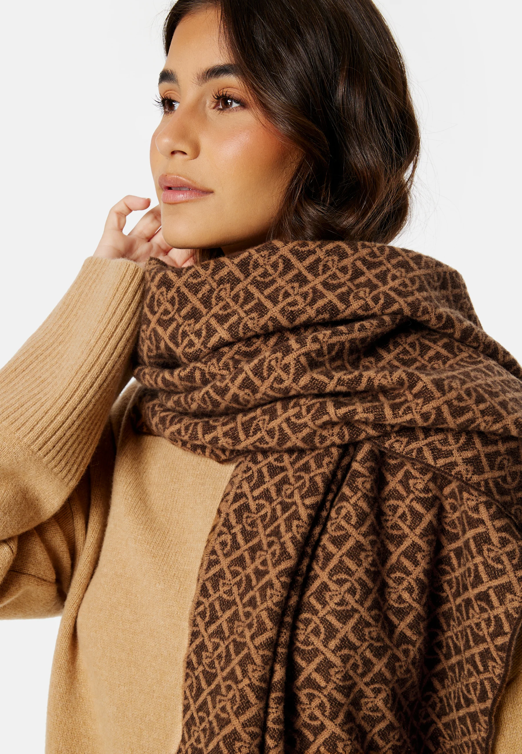 G Pattern Scarf - Image 2