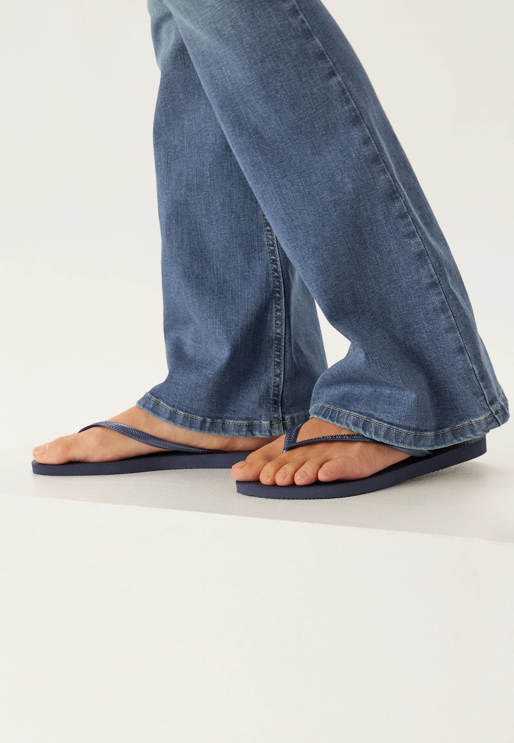 Hav. Slim Sandal - Image 2