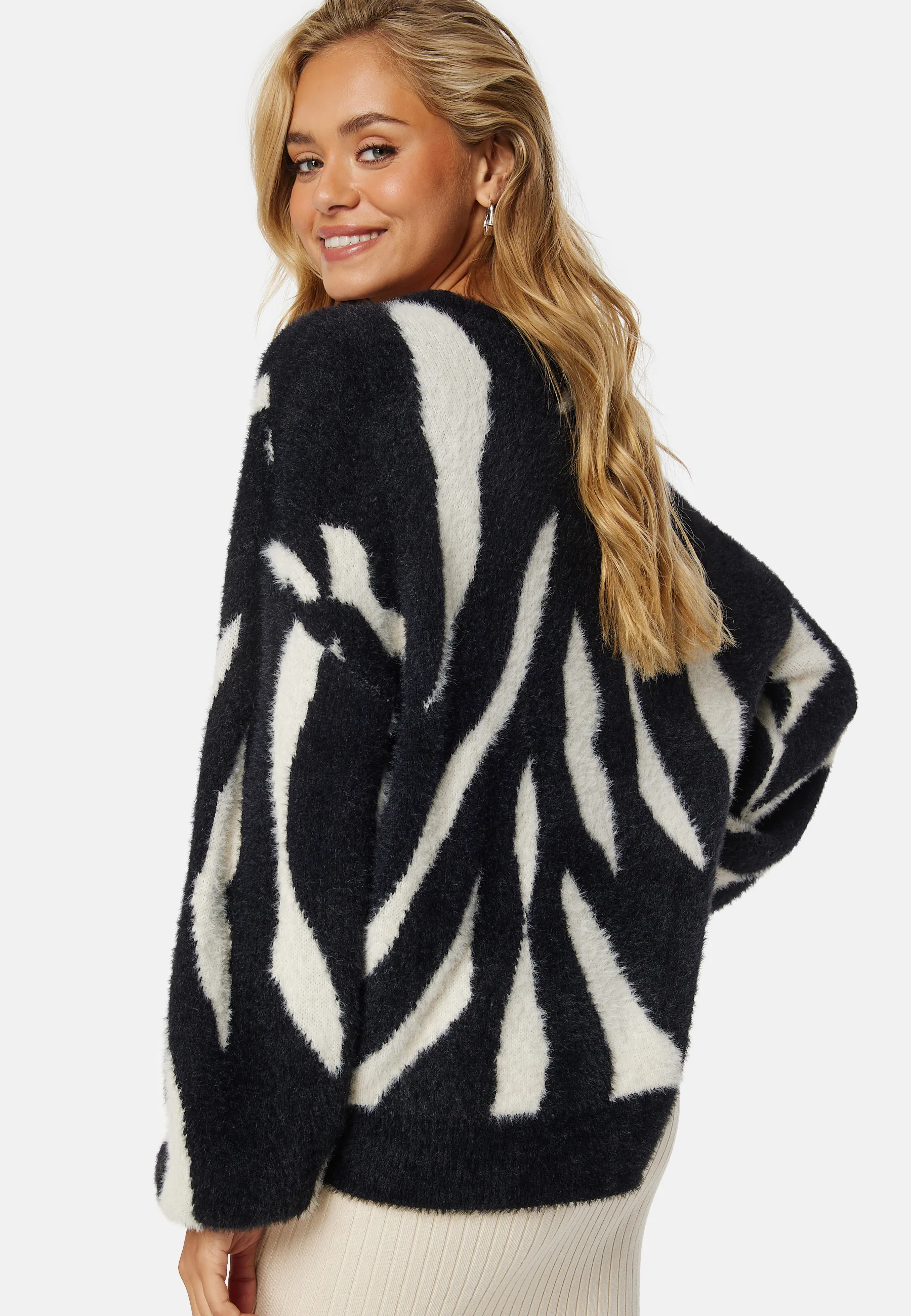 Juli Jaquard L/S Knit Top - Image 3