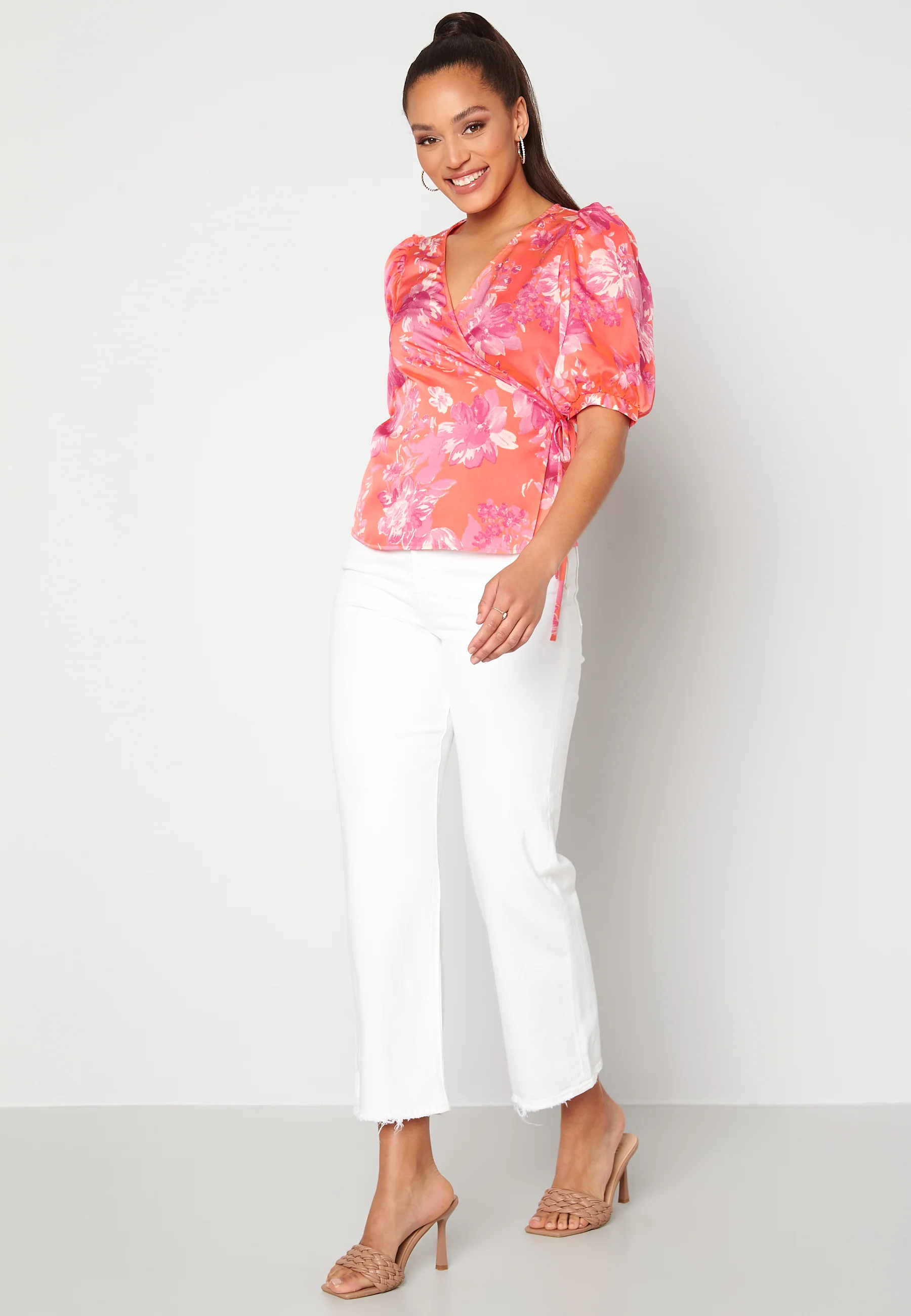 Julia S/S Baloon Wrap Top - Image 2
