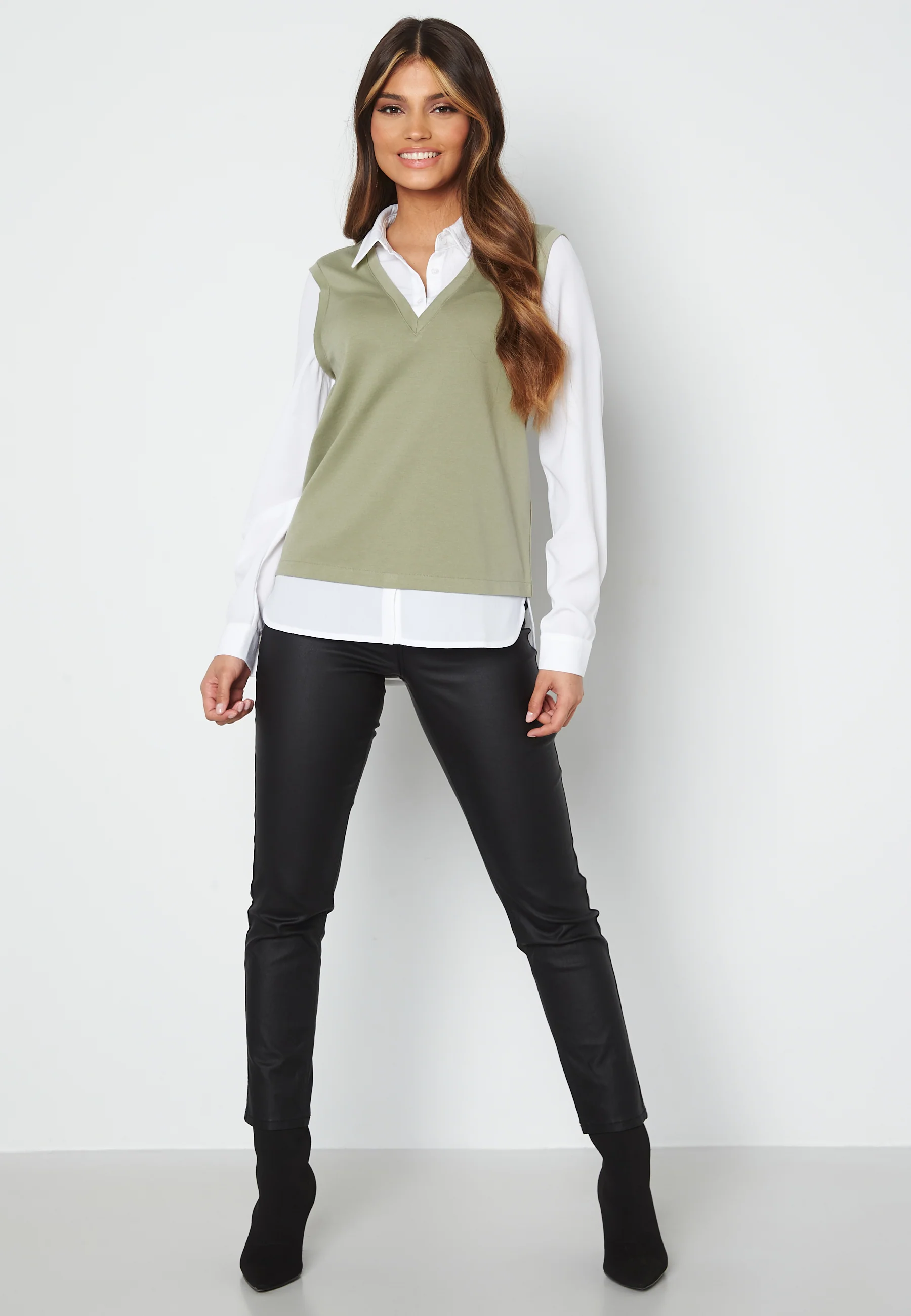 Lise 2 in 1 vest top - Image 2