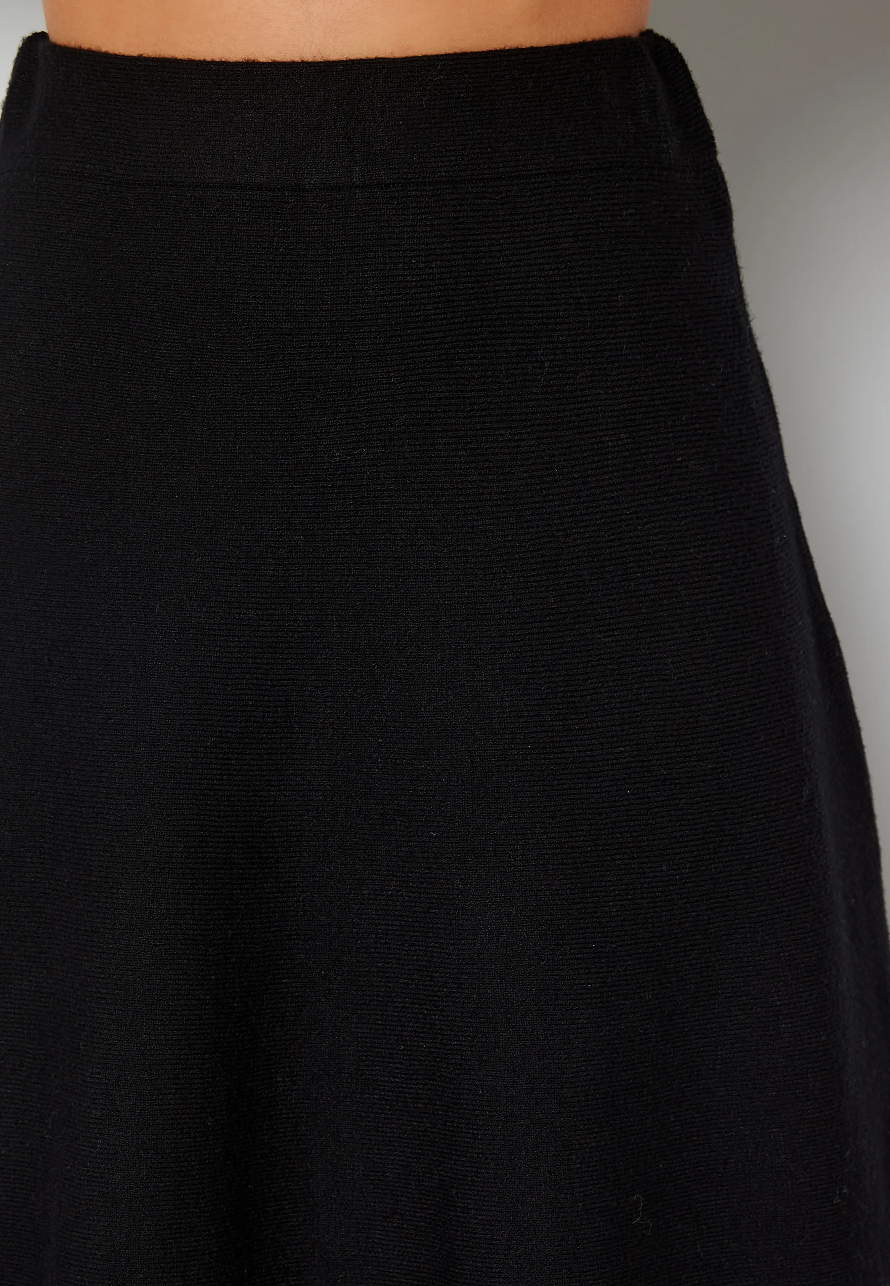 Lynsie Skirt Knit - Image 5