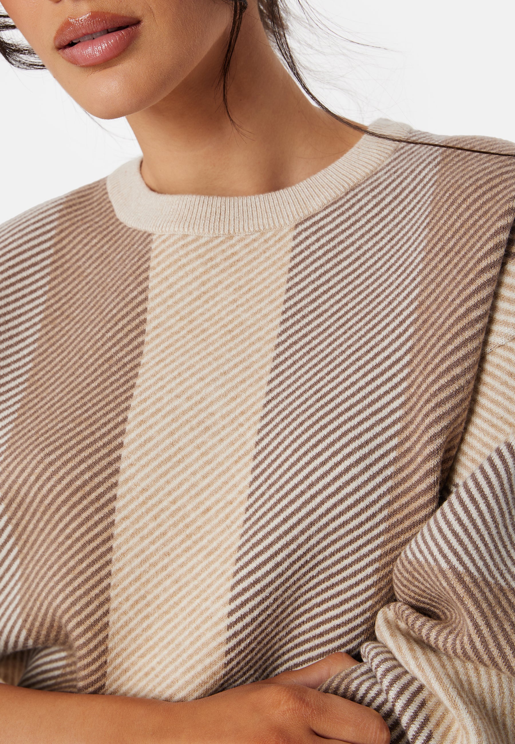 Moa LS Loose O-Neck Pullover - Image 5