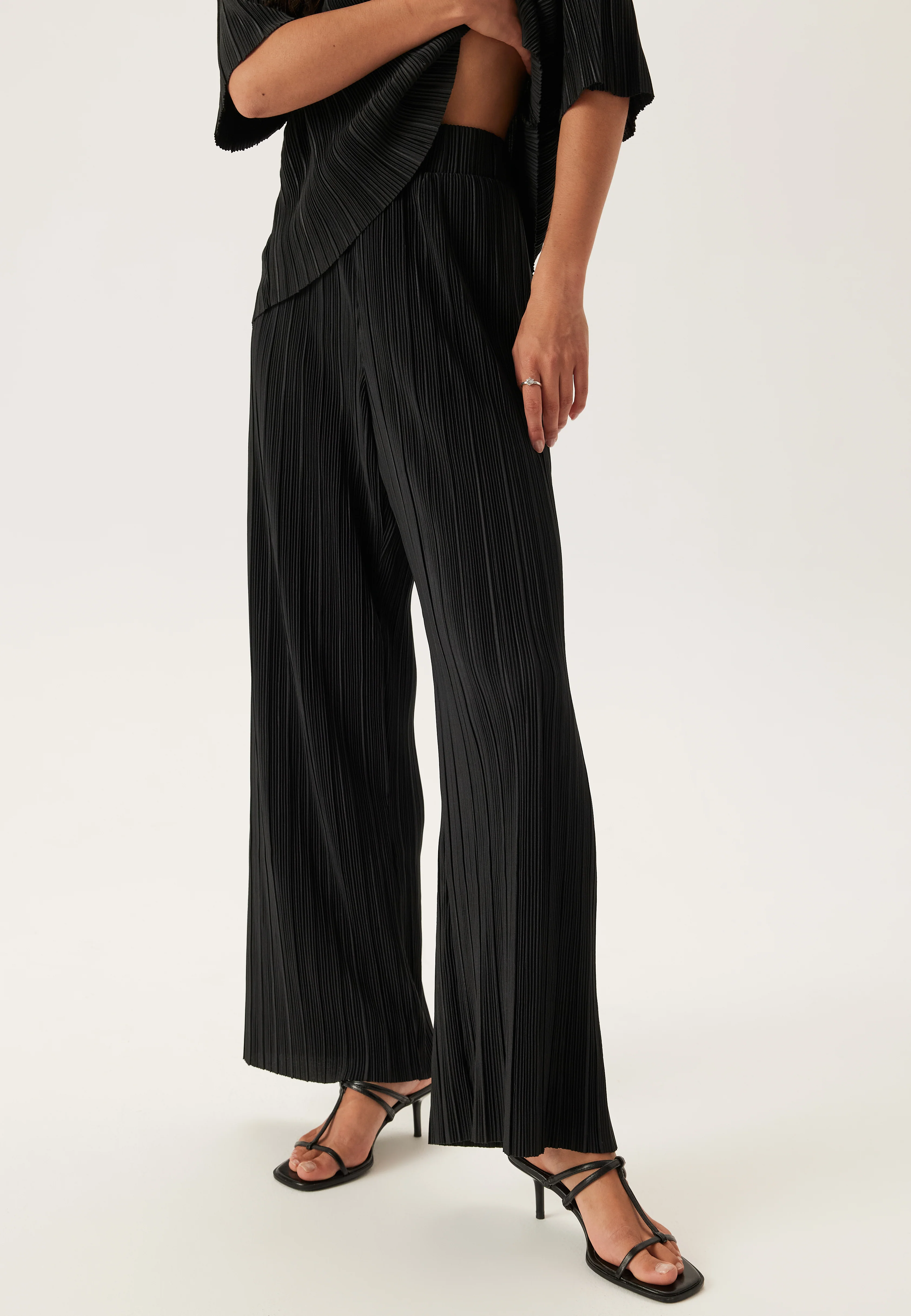 Onlravenna Plisse Pant - Image 2