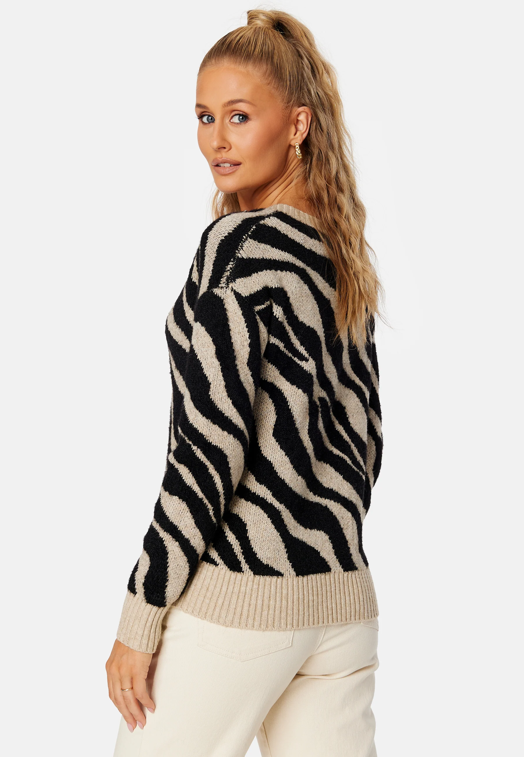 Ril Feami Mix V-Neck L/S Knit - Image 3