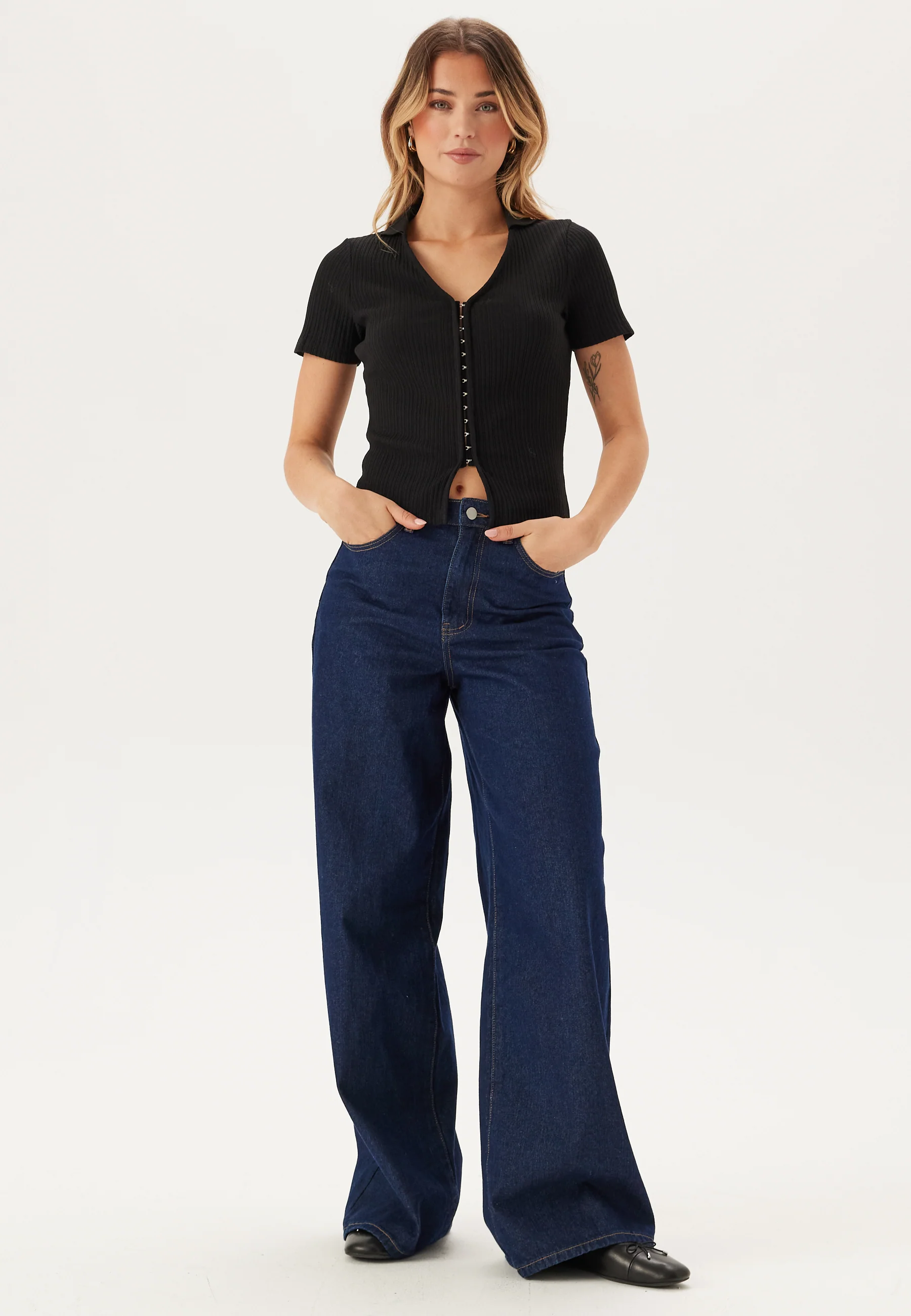 Short Sleeve Collar Top - Image 4