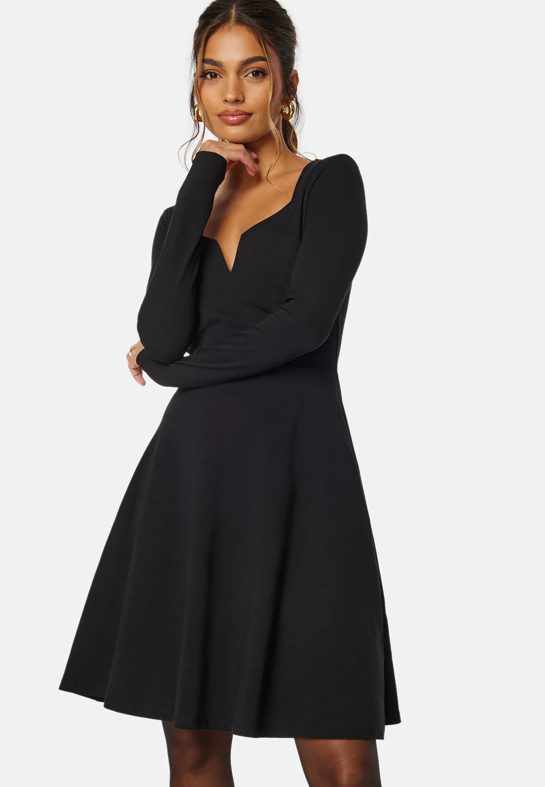 Square V-neck L/S Skater Dress