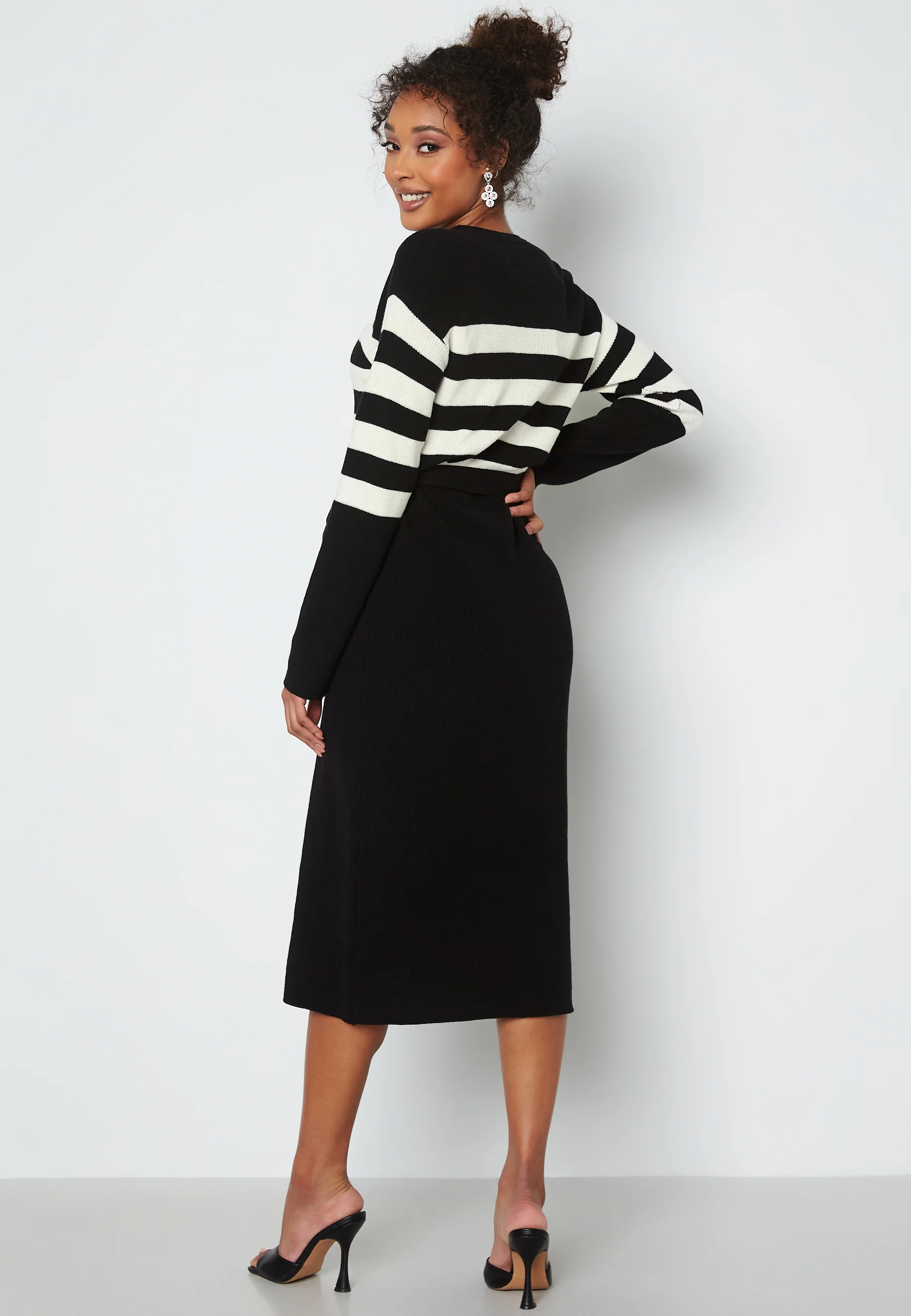 Striped O-neck Knitted Dress - Image 2