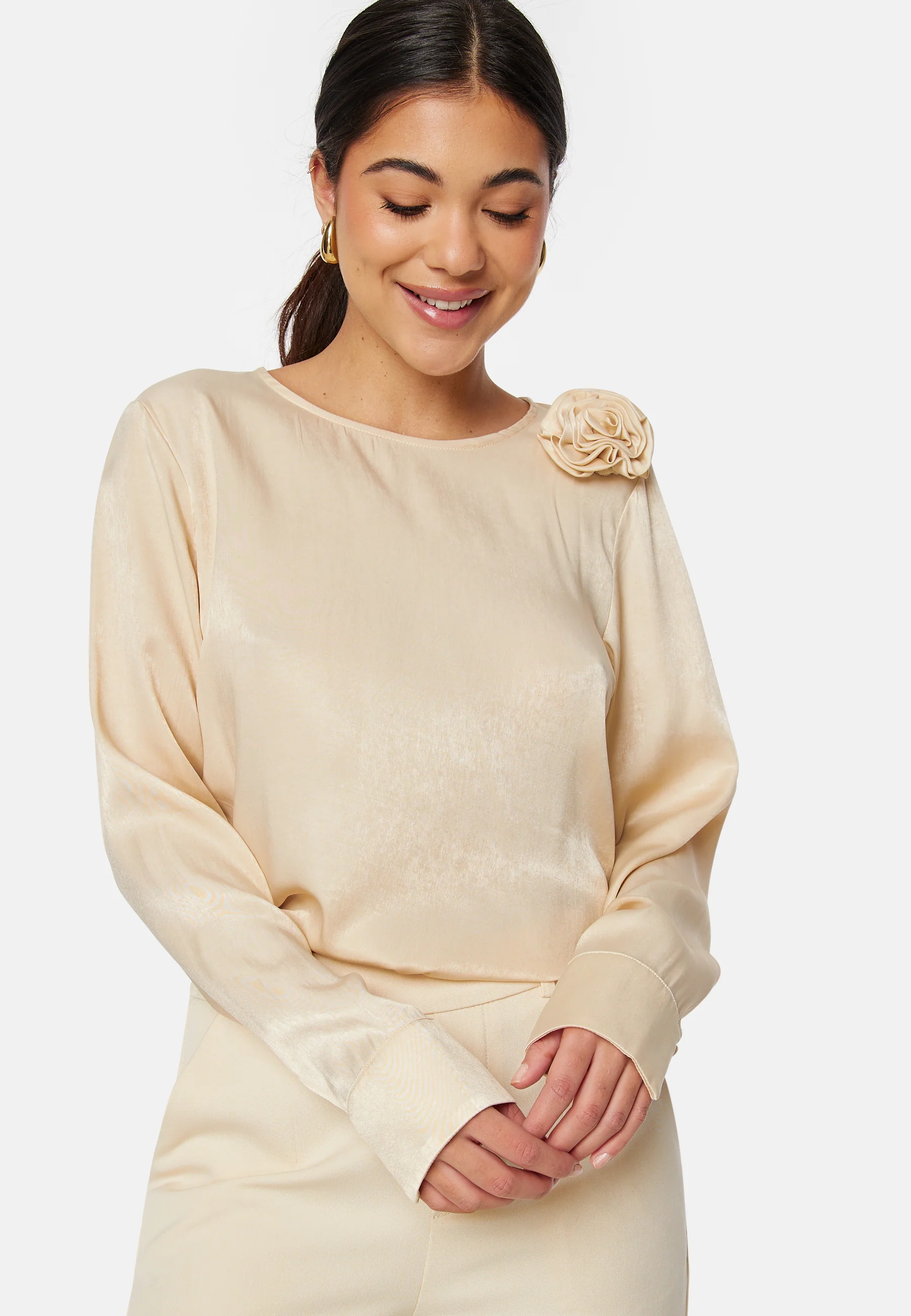 Vikenca L/S Rose Top - Image 4