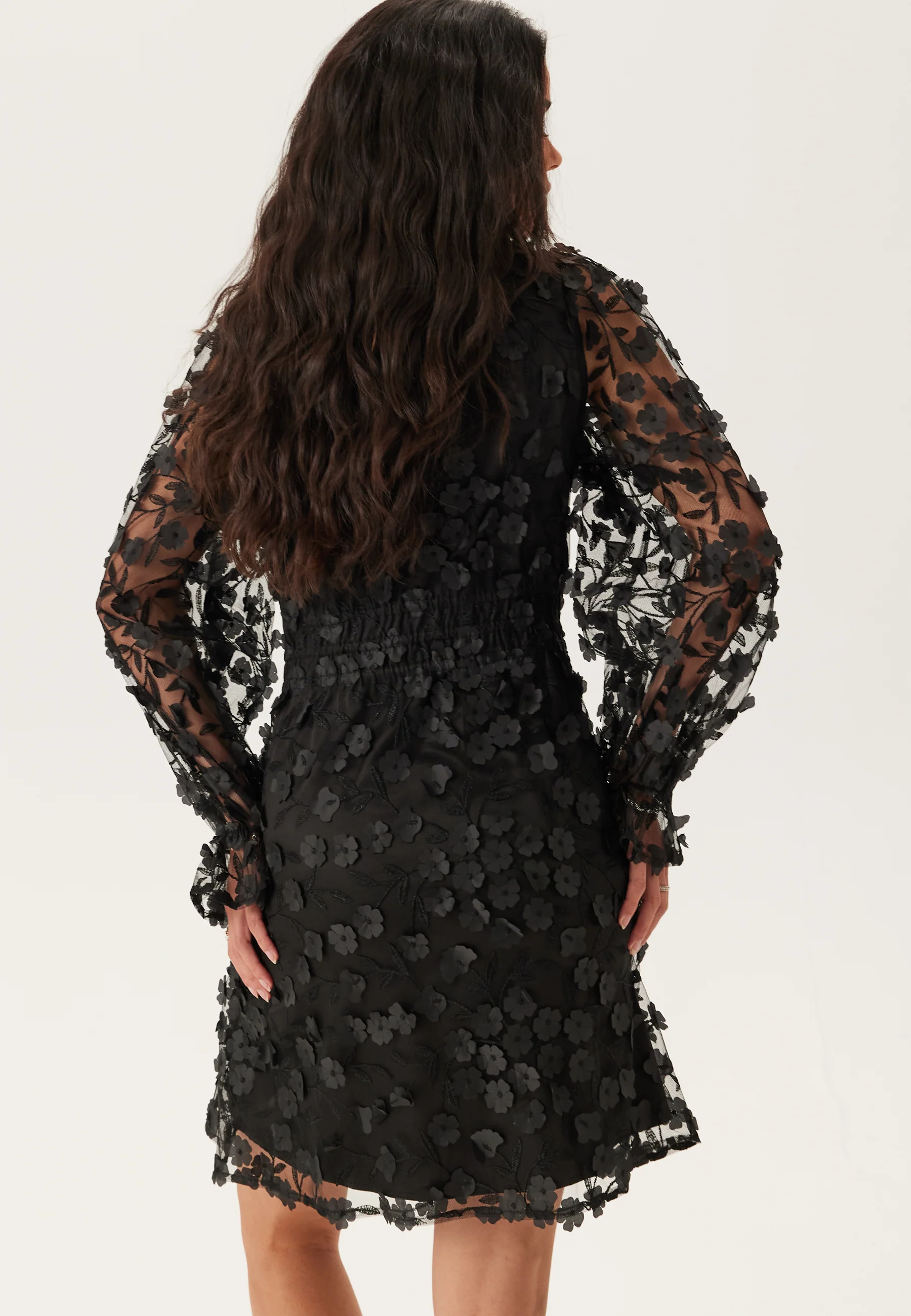 Yasceleste Ls Dress - Image 3
