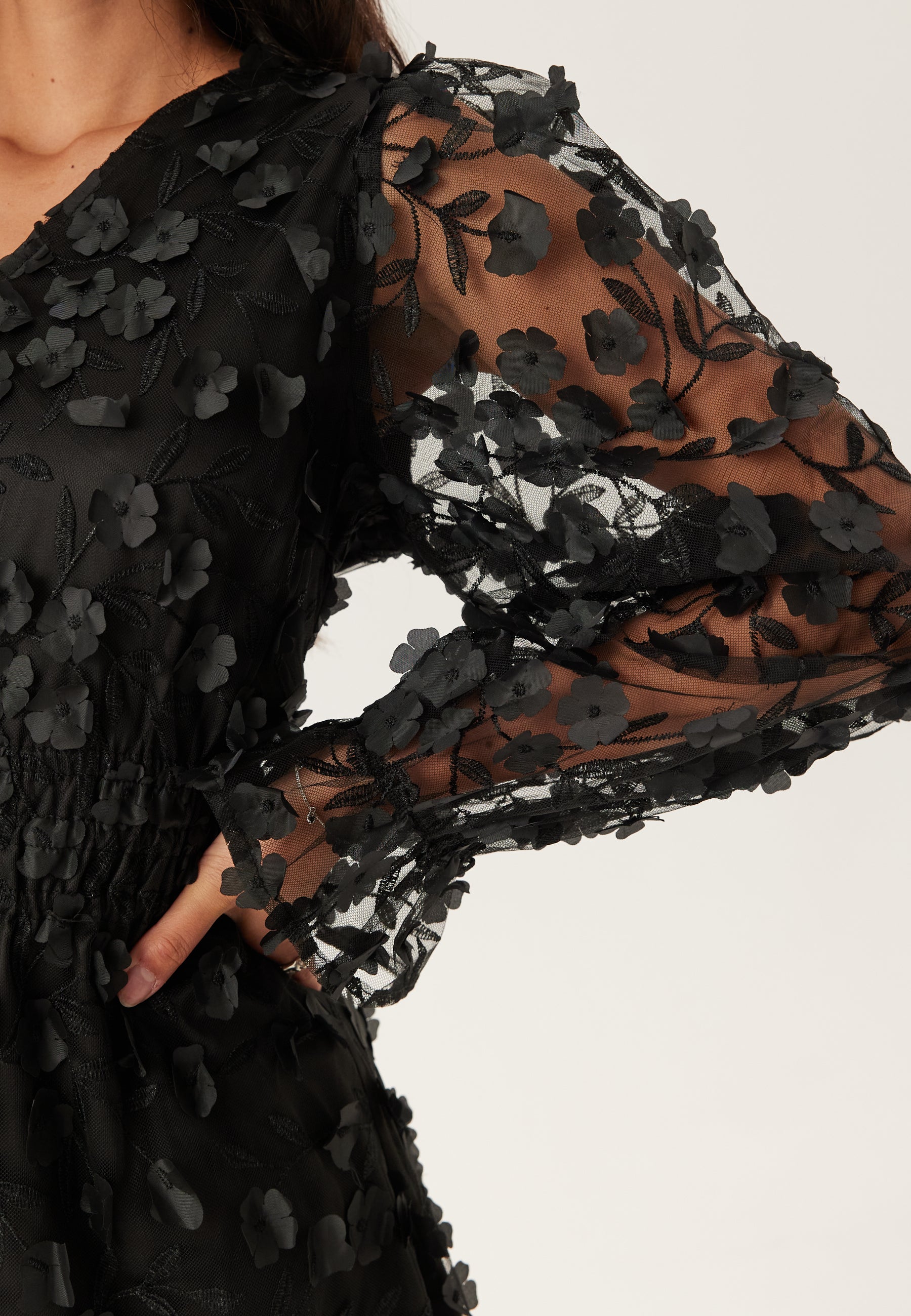 Yasceleste Ls Dress - Image 5